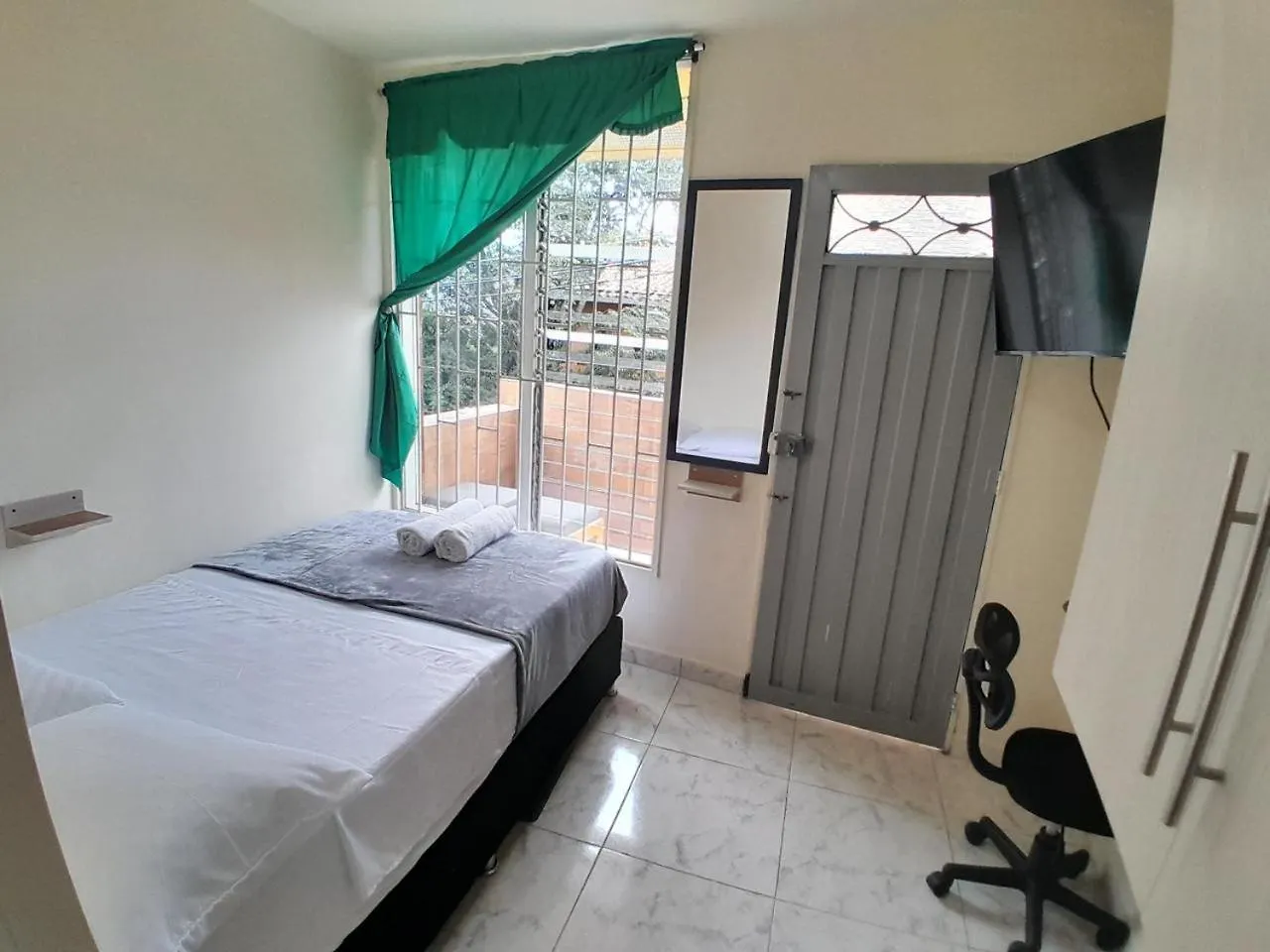 Manila Private Room #1 In Shared Apartment Medellin