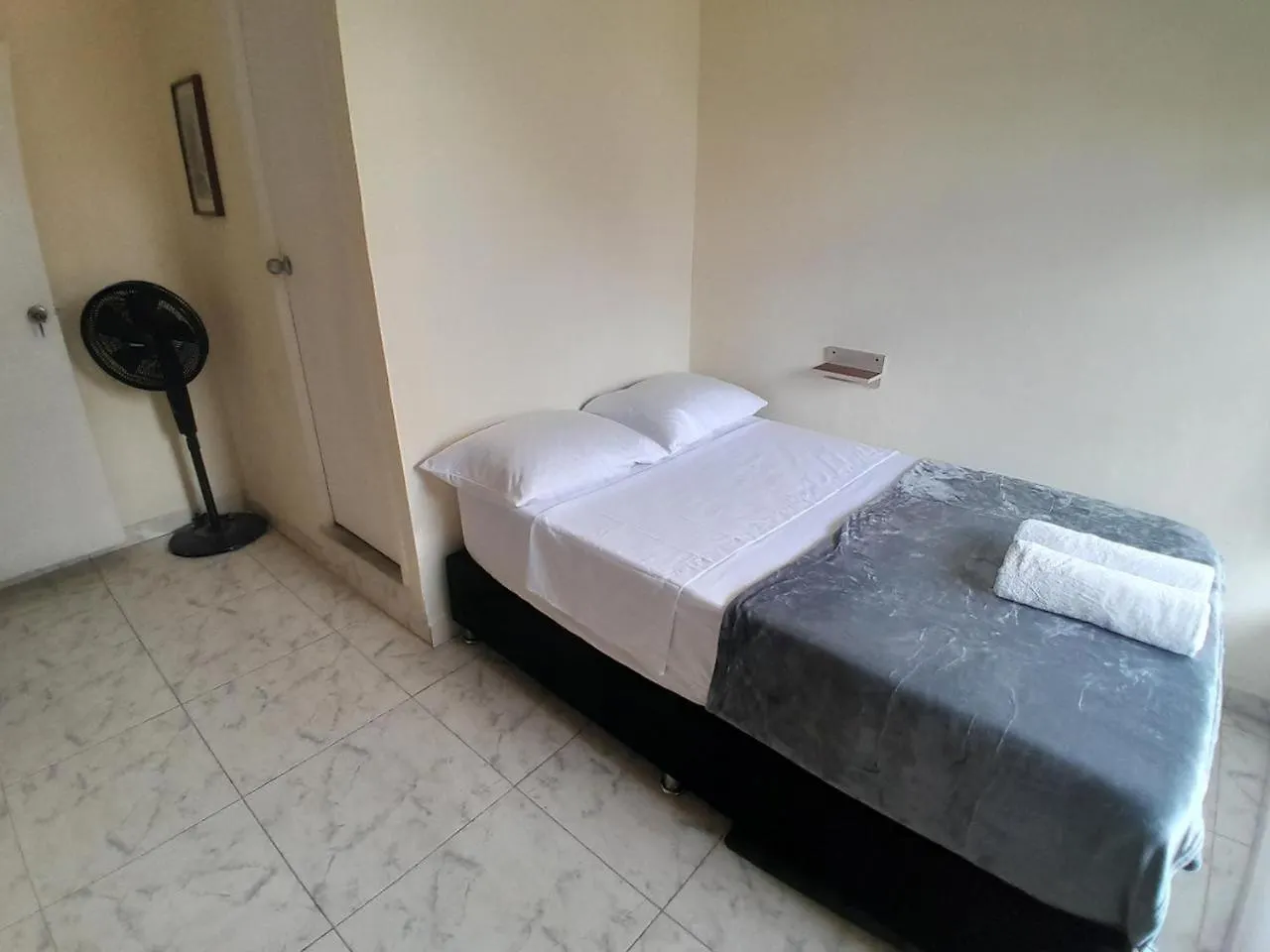 Manila Private Room #1 In Shared Apartment Medellin