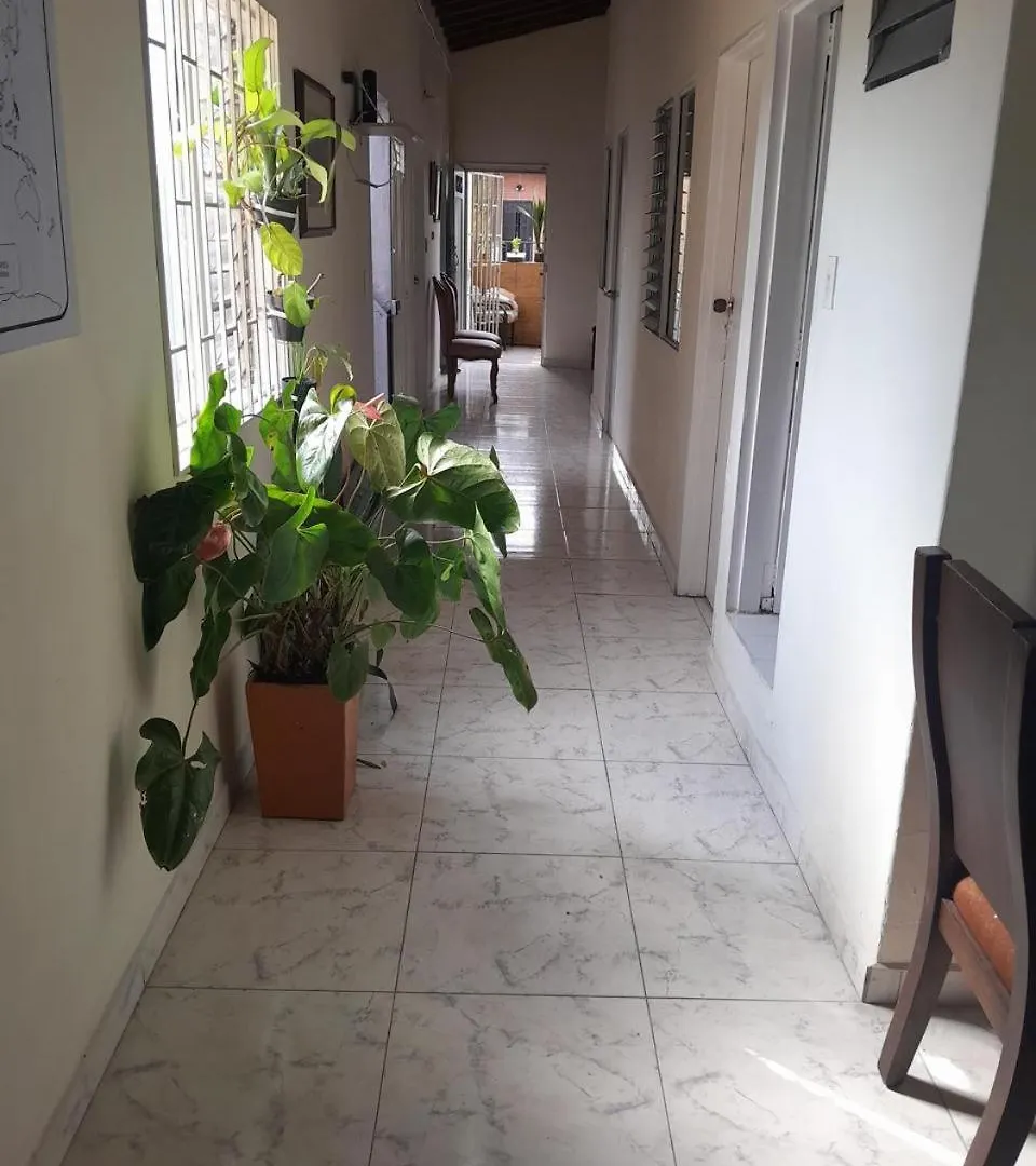 Manila Private Room #1 In Shared Apartment 메딜린 콜롬비아